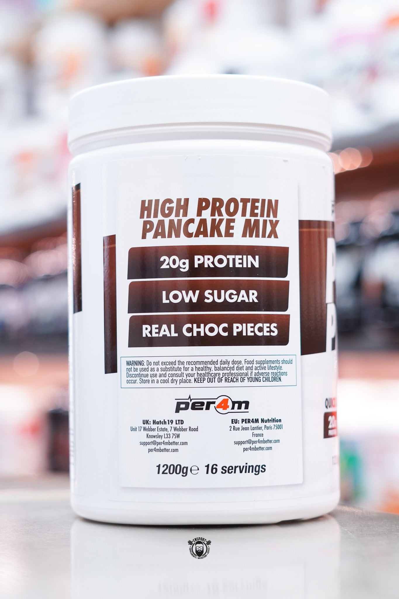 Side label of Per4m Protein Pancakes Chocolate Chip flavour highlighting high protein, low sugar, and real choc pieces.