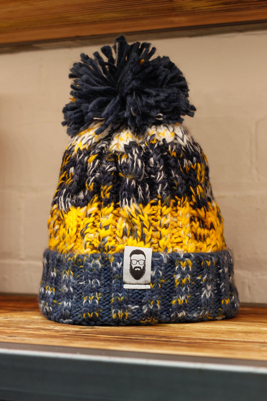 CNSport - Corkscrew Pom Pom Beanie