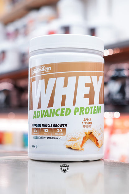 White tub of Per4m Whey Advanced Protein in apple strudel flavour, 30 servings, with pastry illustration.