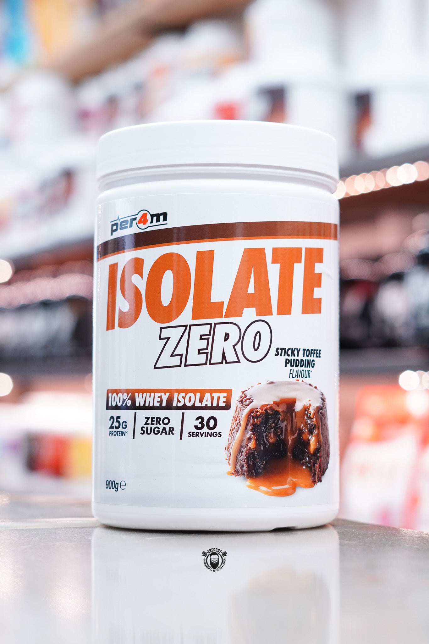 Per4m Isolate Zero protein powder in Sticky Toffee Pudding flavour, 900g tub with 30 servings, featuring 25g protein per serving and zero sugar.
